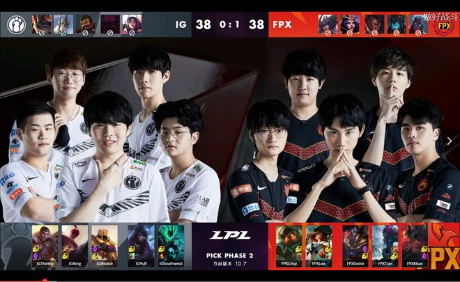 随着足球格 随着足球格