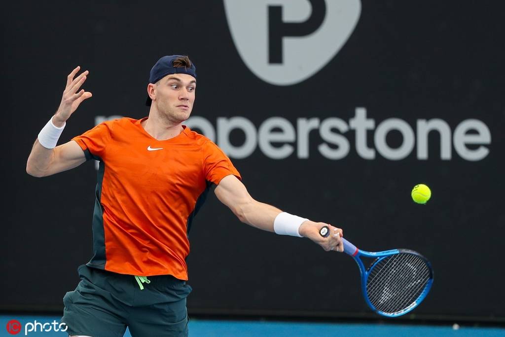 对运动员的 对运动员的