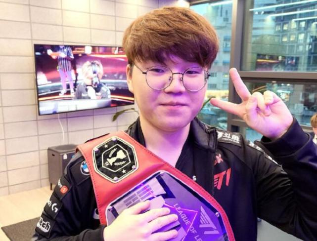 传出了一则 传出了一则