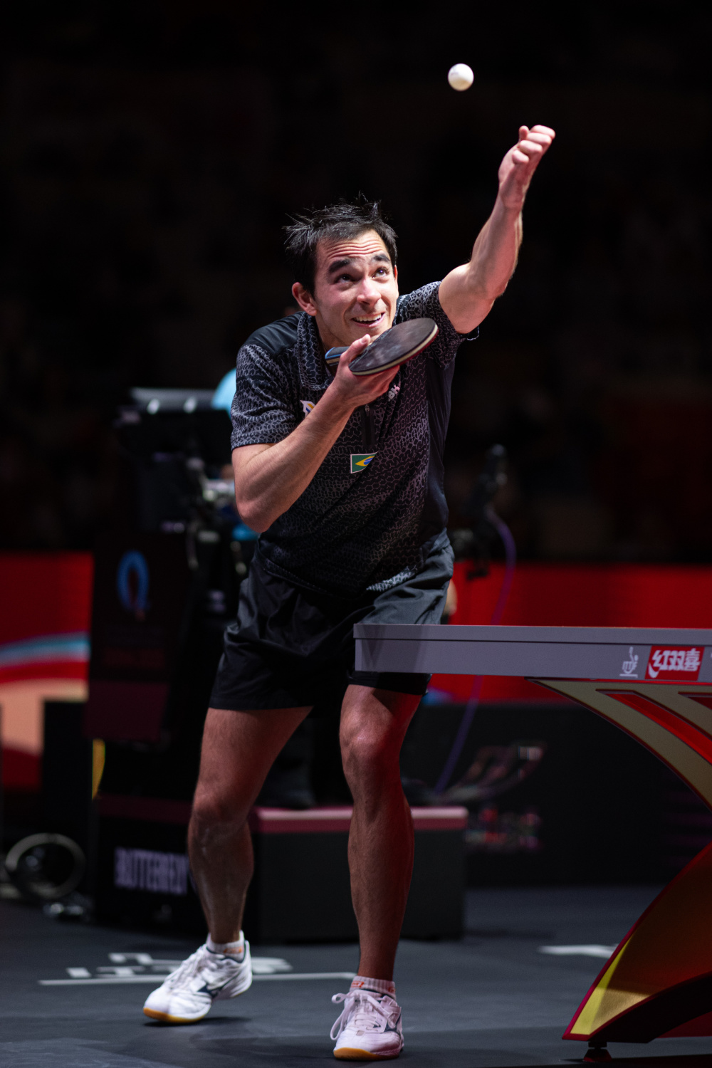 层对他执教 层对他执教