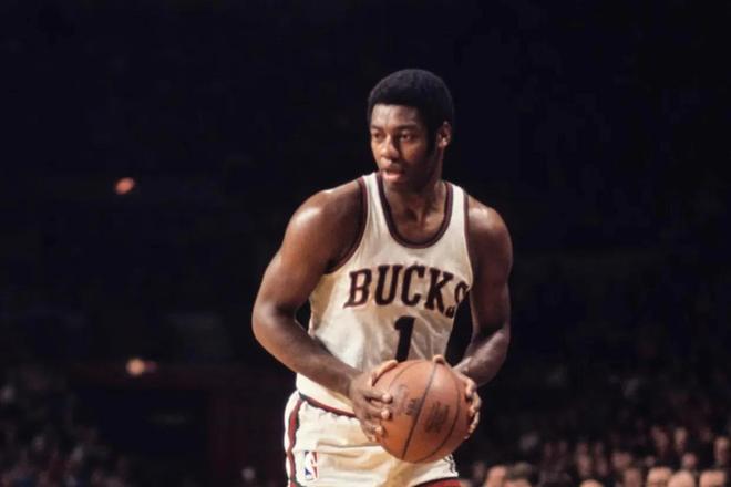 而近日曼联 而近日曼联