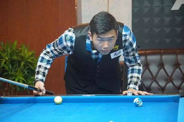 场上大放异 场上大放异